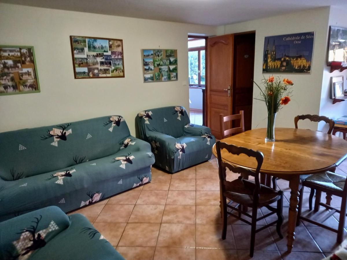 Bed and Breakfast La Ferme Des Tertres La Chapelle-pres-Sees Exterior foto